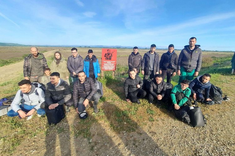 Edirne’de 23 düzensiz göçmen yakalandı