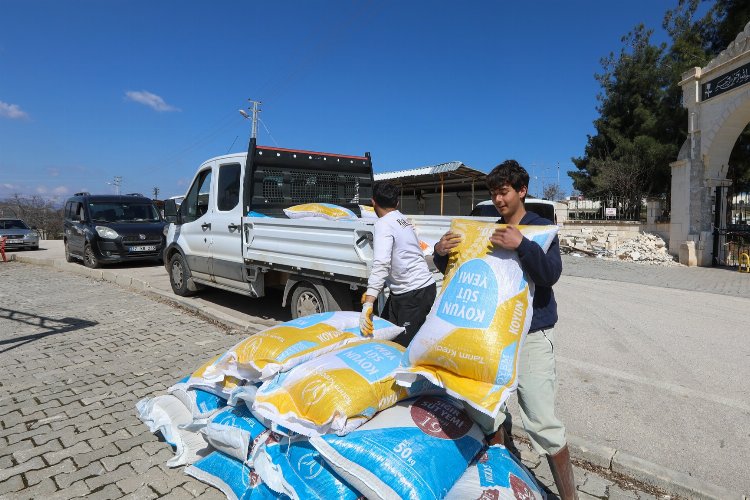 Afetzede besicilere Gaziantep’ten yem desteği