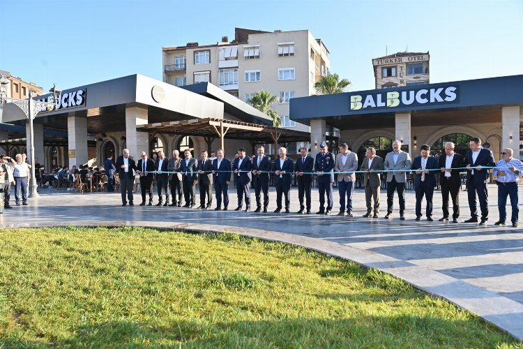 Balıkesir Büyükşehir’den tartışma yaratan Balbucks kafe