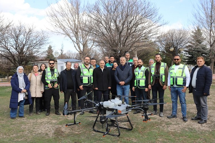 Kayseri Büyükşehir’den drone ile ilaçlama
