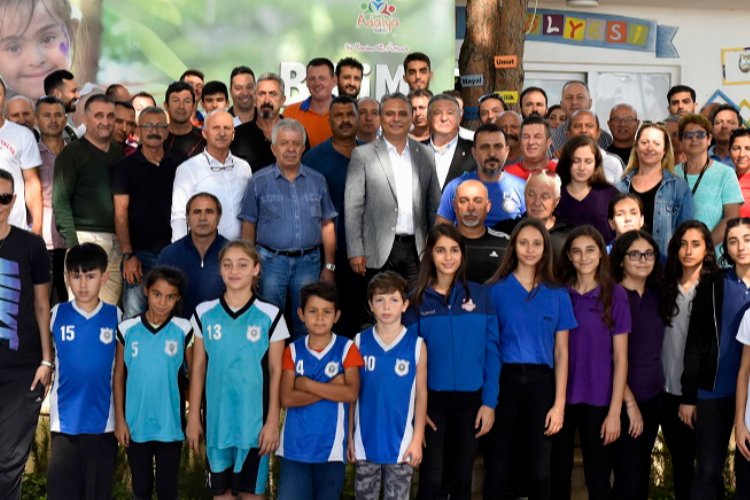 Antalya Muratpaşa’dan 94 kulübe 7’şer bin lira destek