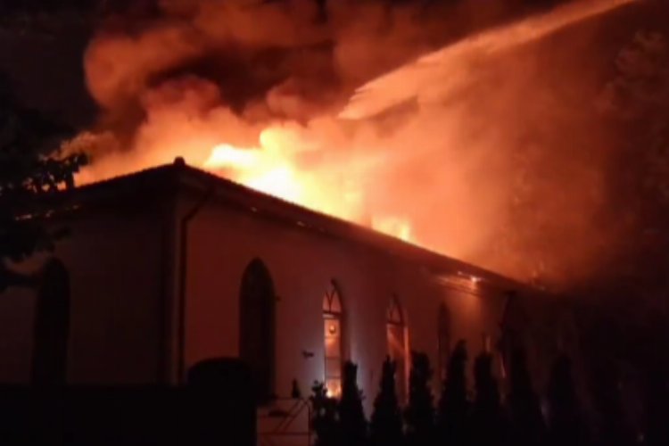 Topkapı Sarayı’nda yangın… Ağır hasar meydana geldi