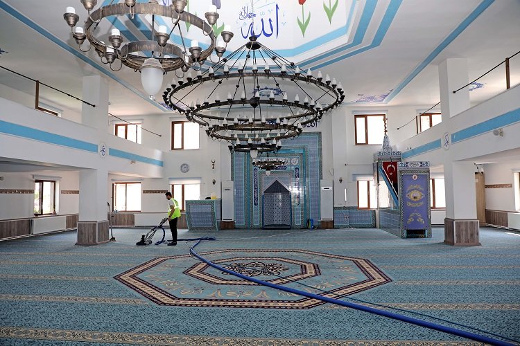 Kayseri Talas’ta camilerde hijyen atağı