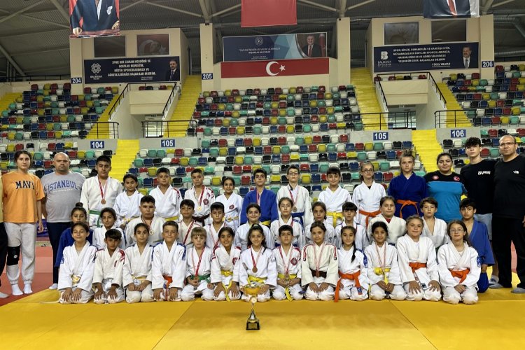 Manisalı judocular Balıkesir’de madalyaları topladı