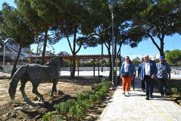 İzmir Karabağlar’da Uğur Mumcu Parkı ‘100. yıla’ hazırlanıyor