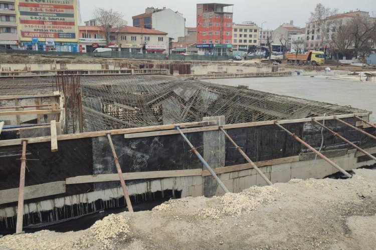 Keşan Belediyesi’ne ait otopark inşaatı çöktü