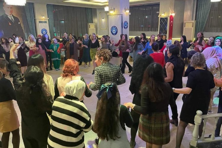 Manisa’da Türkiye Kamu-Sen’li kadınlardan özel gün buluşması
