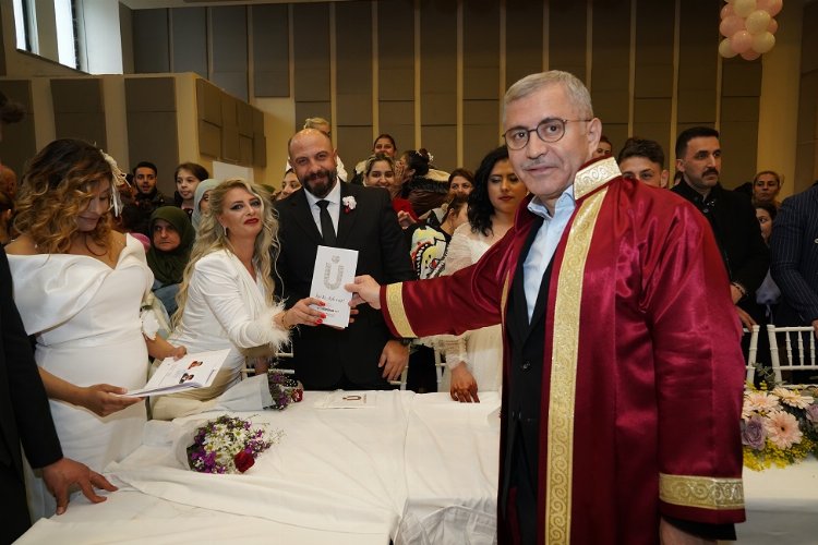 İstanbul Üsküdar’da Roman düğünü coşkusu