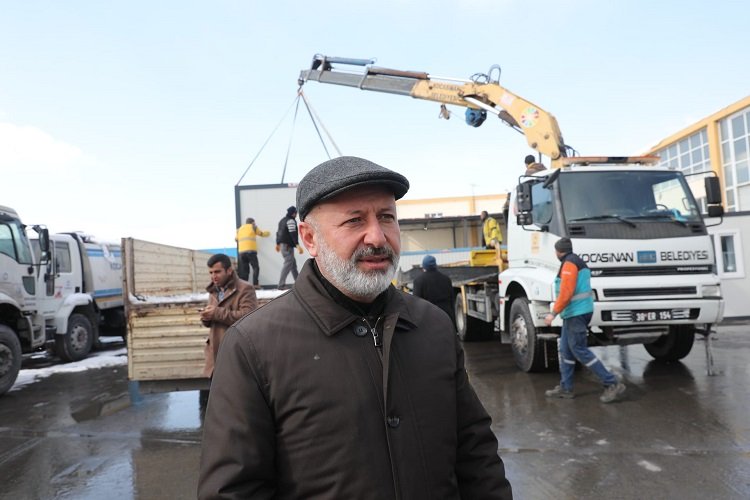Kayseri Kocasinan’dan deprem bölgesine mobil mutfak