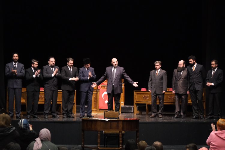 Bursa’da perde İstiklal Marşı için açıldı