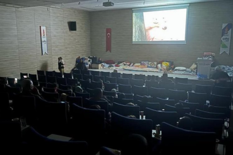 Bursa İnegöl’den Kahramanmaraşlı çocuklara sinema sürprizi