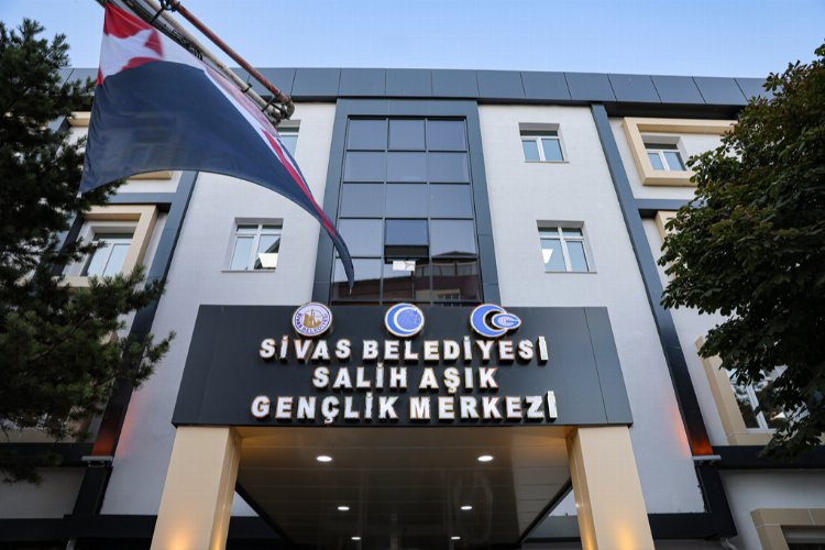 Sivas’ta Salih Âşık Gençlik Merkezi hizmete açıldı