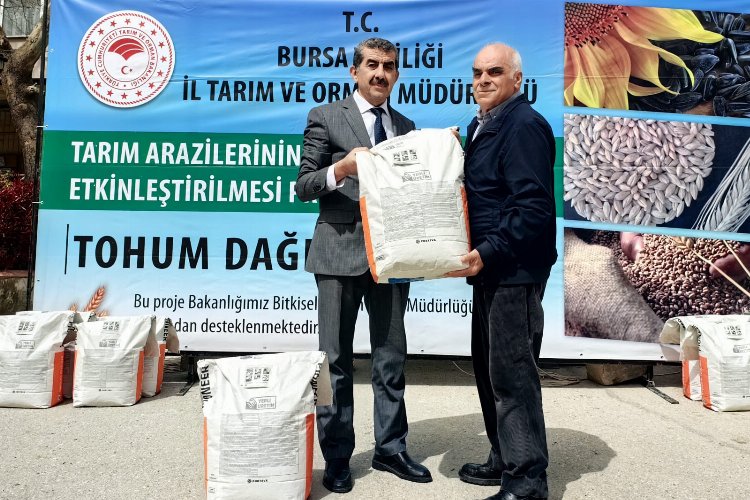 Bursa’da İrfaniyeli üreticilere ayçiçeği tohumu desteği