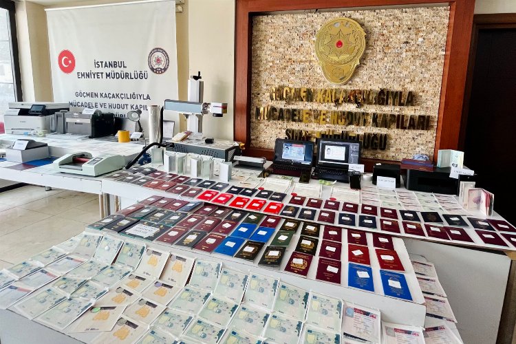 İstanbul’da sahte pasaport atölyesine 2 tutuklama