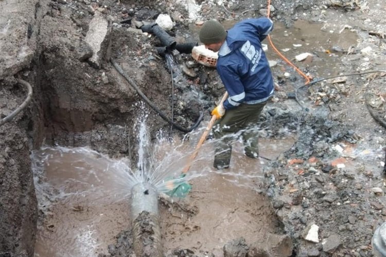 Osmaniye’de içme suyu şebekeleri onarılıyor