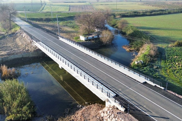 İzmir’in yolları köprülerle örüldü