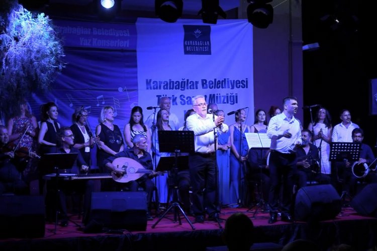 İzmir Karabağlar’da renkli TSM konseri
