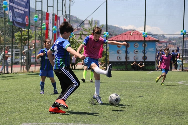 Rize’de mahalleler arası futbol turnuvası