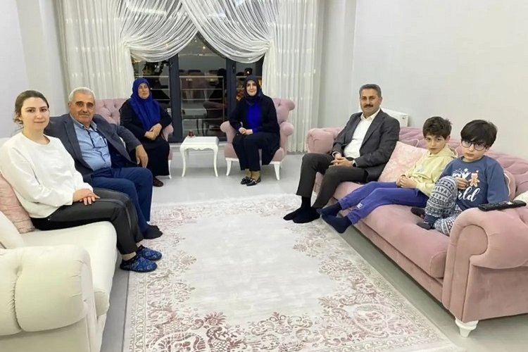 Başkan Eroğlu, Ramazan’ın İlk iftarını şehit ailesiyle birlikte açtı