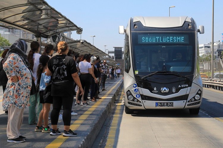 İstanbul’da yeni metrobüsler sefere çıkıyor
