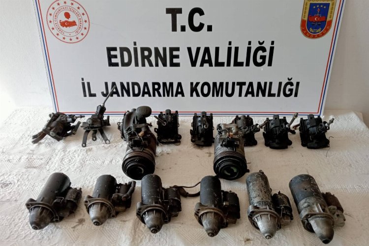 Edirne’de kaçak oto yedek parçalarına el kondu