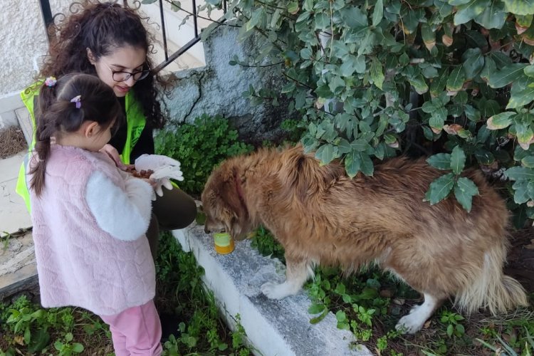 14 yaşındaki depremzede Ege’nin hayvanseverliği takdir topladı