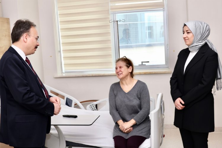 Bilecik Valisi Kızılkaya derpemzedeleri hastanede ziyaret etti