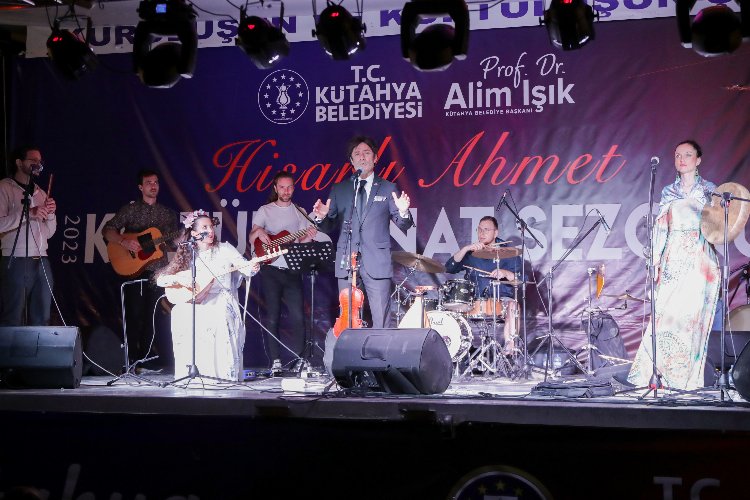 Kütahyalılar Türk-Macar halk şarkıları ile eğlendi