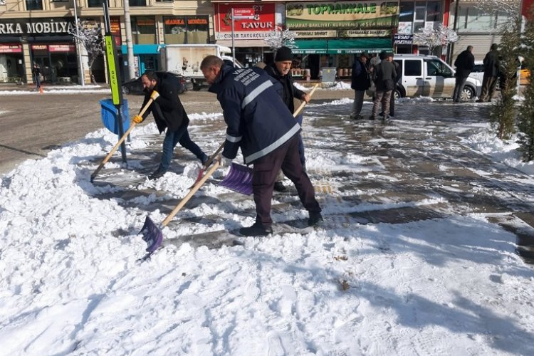 Van’da karla mücadele devam ediyor