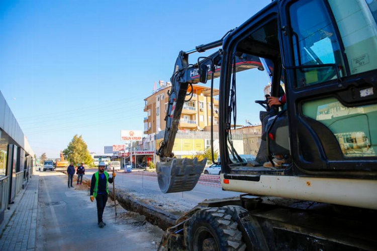 Antalya Büyükşehir Varsak’ta içme suyu hattını yeniliyor