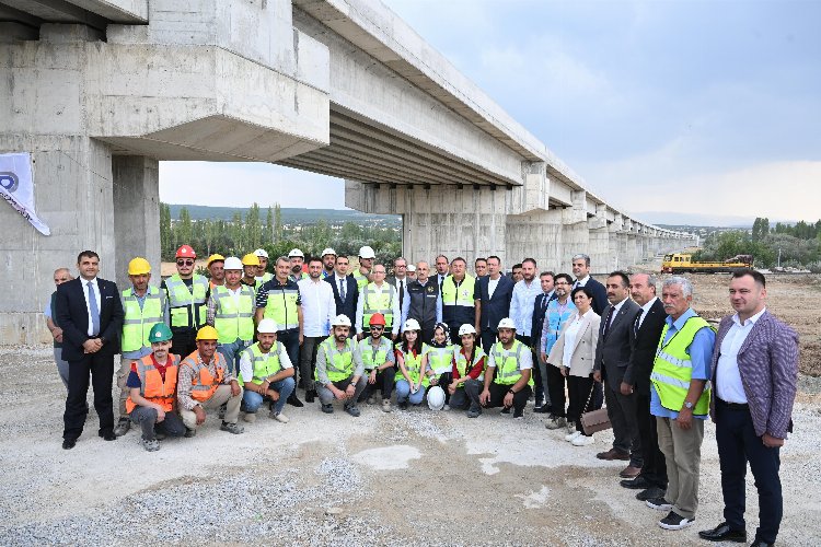Ankara-İzmir hattı 2027’de ‘hızlı’ gelecek