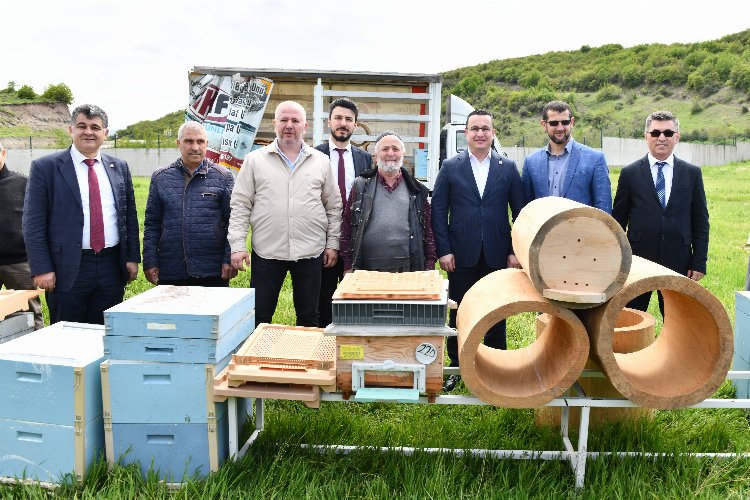 Türkiye’nin ilk arı pazarı Bursa’da kuruldu