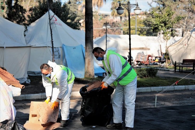 Nevşehir Belediyesi Hatay’ı temizliyor