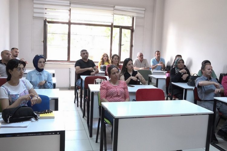 KAYMEK’ten sağlıkçılara Türk işaret dili kursu