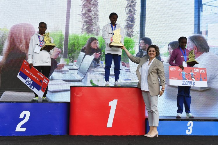 İzmir Maraton’da ödüller dağıtıldı