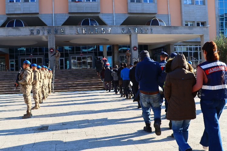 Edirne’de 12 terör suçlusu yakalandı
