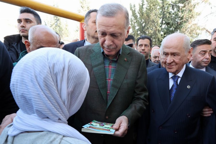 Cumhurbaşkanı Erdoğan ve Bahçeli afet bölgesinde… Şehirlerdeki köyleri de ayağı kaldıracağız