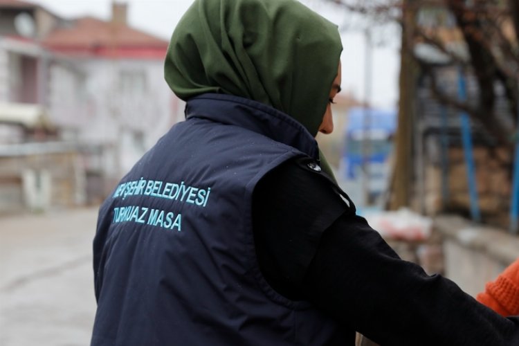 Depremzedelere Nevşehir’den yardım kolisi