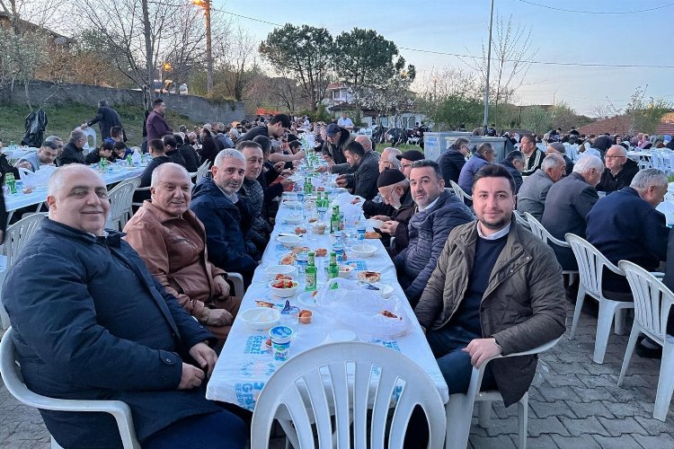 Hayırsever iş insanı Mehmet Başaran, Kadir Gecesi iftar geleneğini sürdürdü