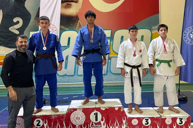 Manisalı judoculardan 11 madalya